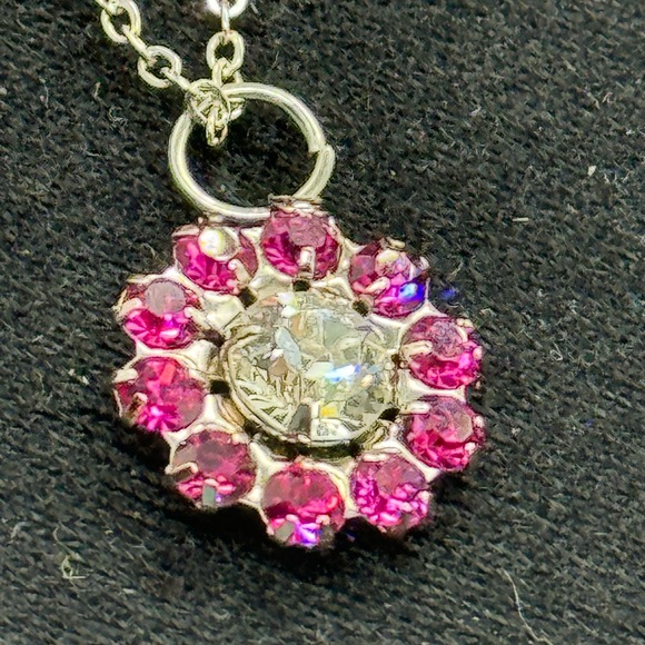 Crystal Flower Necklace made with Swarovski Crystals - Picture 1 of 13